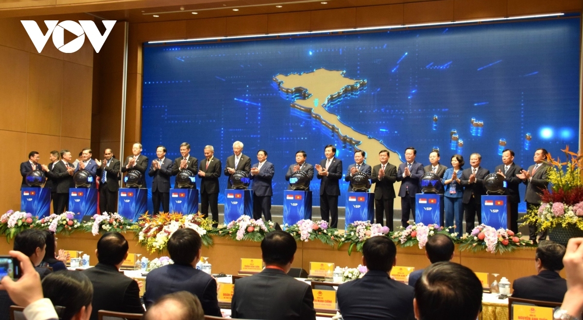 Vietnam, Singapore look towards broader economic ties with new VSIP projects